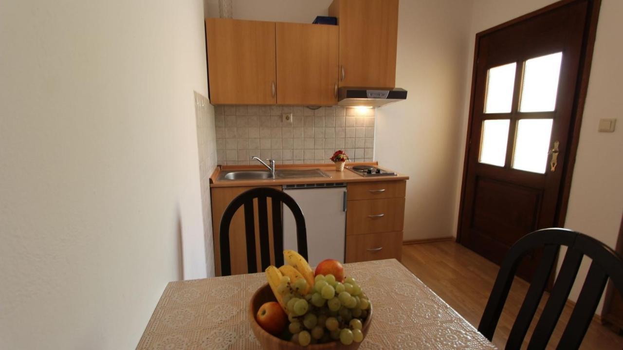 Apartments Grzetic Малинска Экстерьер фото