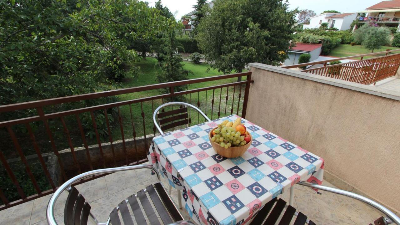 Apartments Grzetic Малинска Экстерьер фото