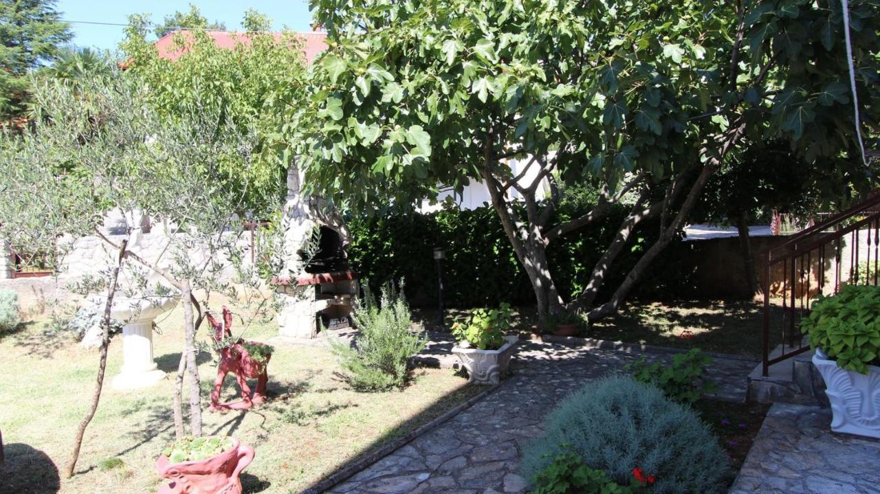 Apartments Grzetic Малинска Экстерьер фото