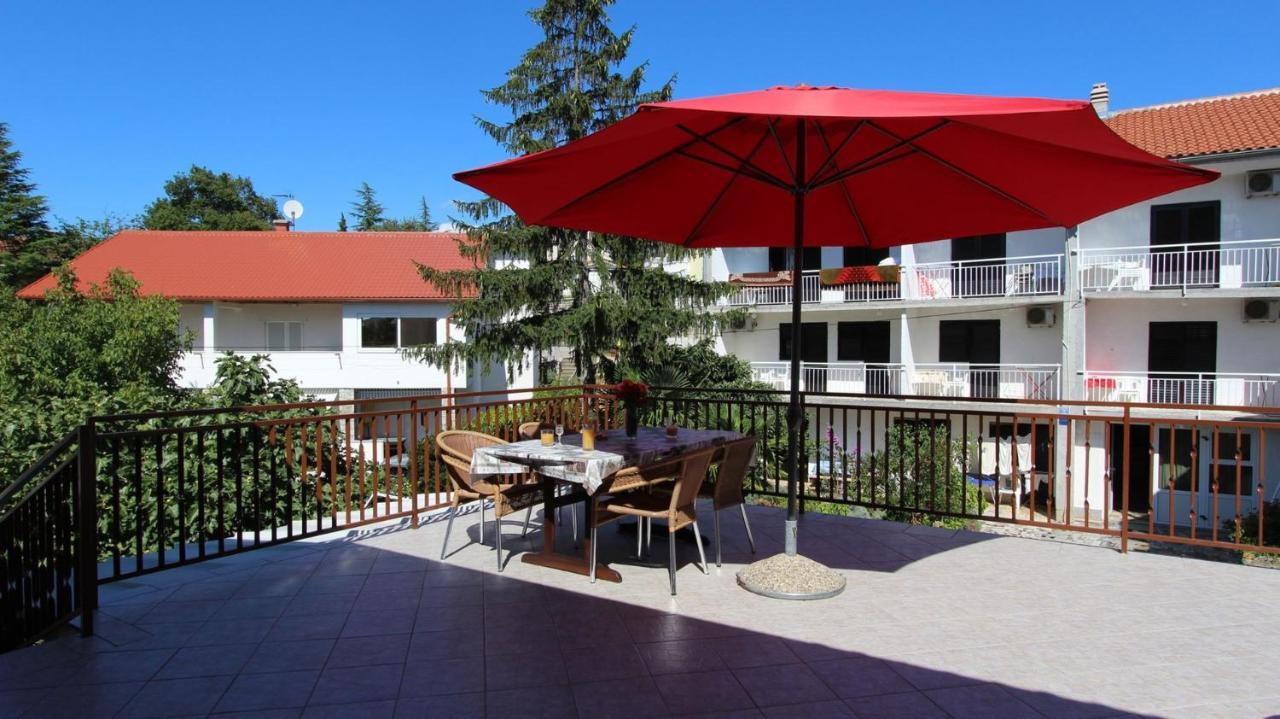 Apartments Grzetic Малинска Экстерьер фото