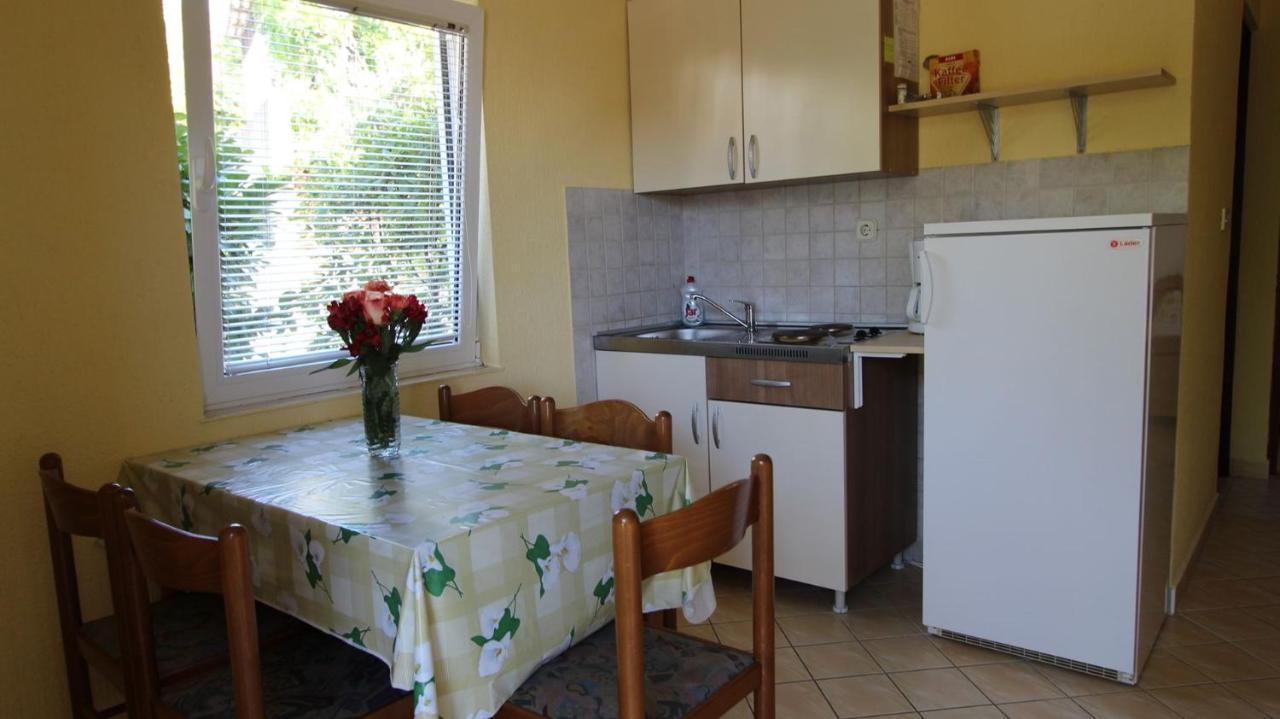 Apartments Grzetic Малинска Экстерьер фото