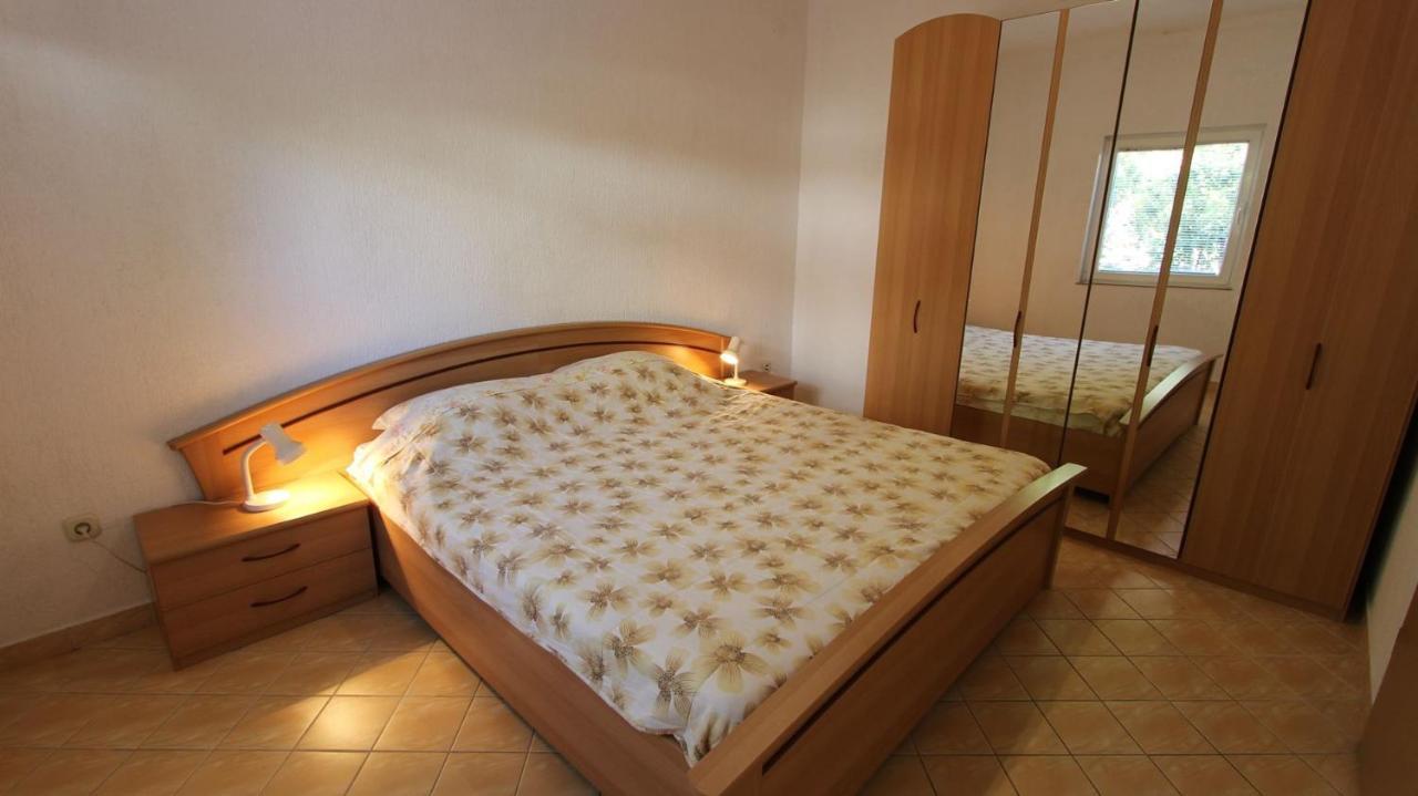 Apartments Grzetic Малинска Экстерьер фото